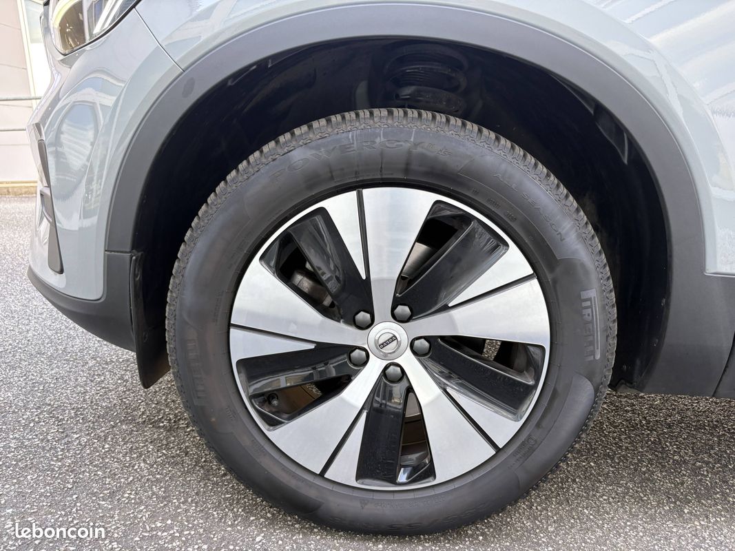 VOLVO XC40 B3 163 ch DCT7 Plus (image 8)