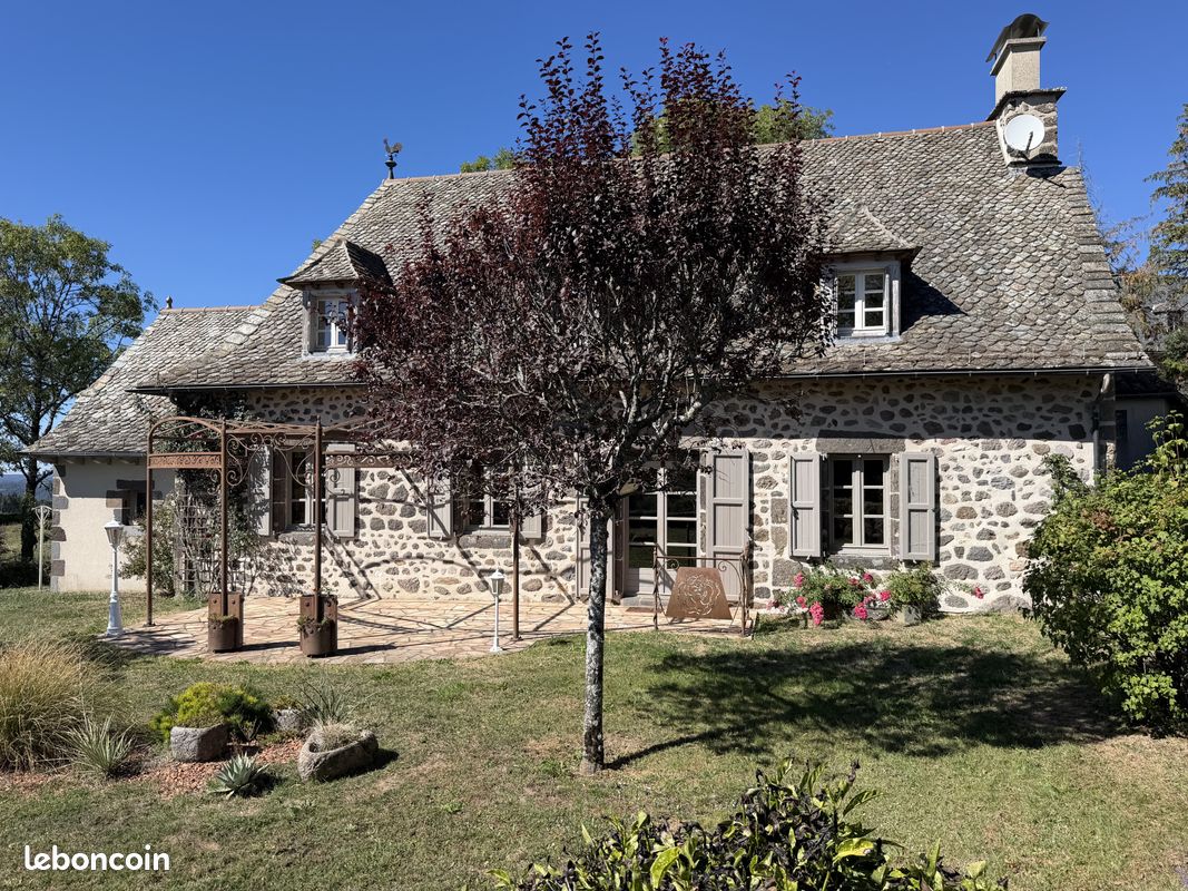 Maison 5 pièces 137 m² · à Saint-Cernin · 137 m² · 321 000 €