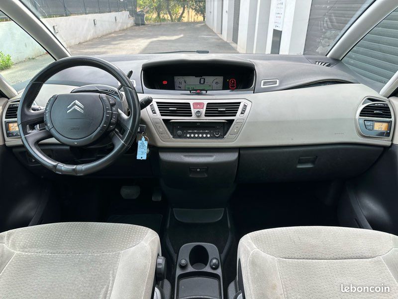 Citroën C4 PICASSO 1.6 HDI 110CH EXCLUSIVE BOITE AUTOMATIQUE - ENTRETIEN À JOUR - 149 990 KMS (image 6)