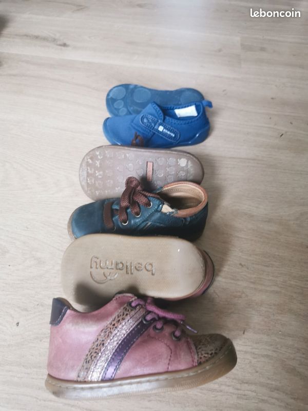 Chaussures et chaussons 23 (image 1)