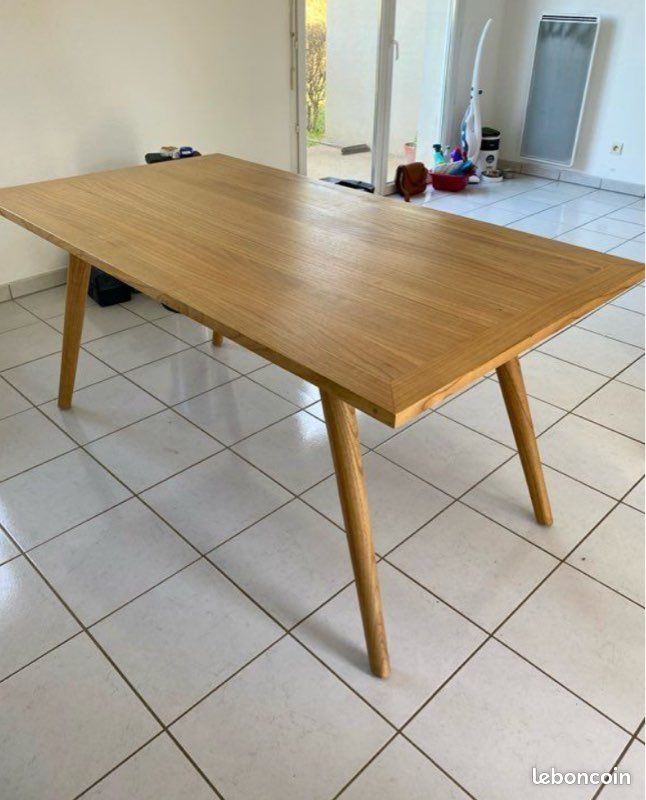 Table en bois style scandinave (image 1)