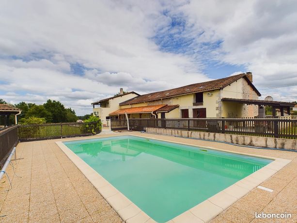 Propriété 22 pièces 400 m²