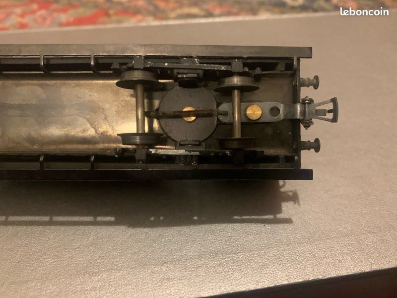 Fourgon à bogies avec vigie ex-PLM SNCF ép. III REE-MODELES REE-VB350