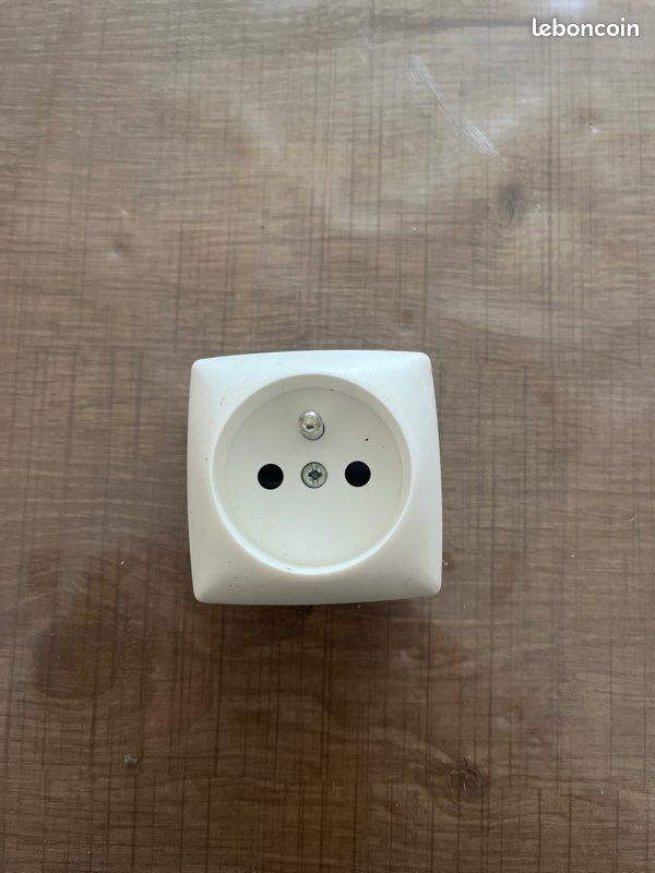 Prise Legrand référence 861 27 (image 1)