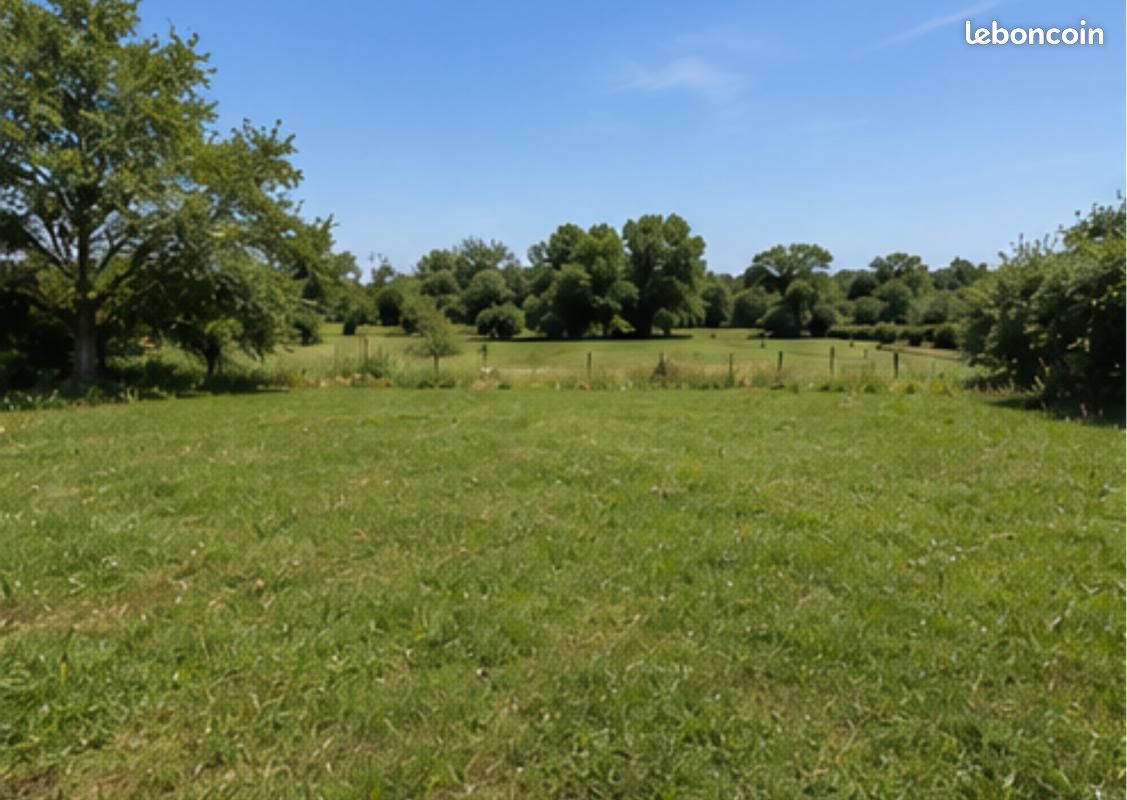 Terrain 1 350 m² Loire Les Marais · à Loire-les-Marais · 69 900 €