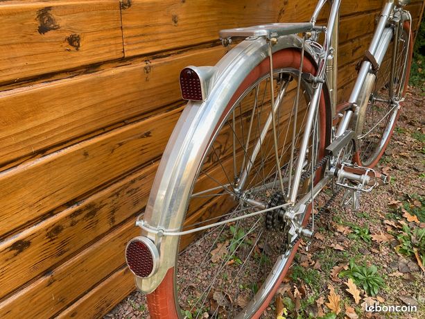 Ancien phare vélo aluminium Radios n° 16 et sa fixation - Old