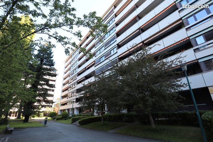 Appartement Traversant 64 m² au 7e Étage – Vues Panoramiques Massifs, Terrasse & Parking Privatif + cave — 4