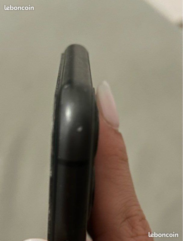IPhone 11 128go noir en bon état (image 2)