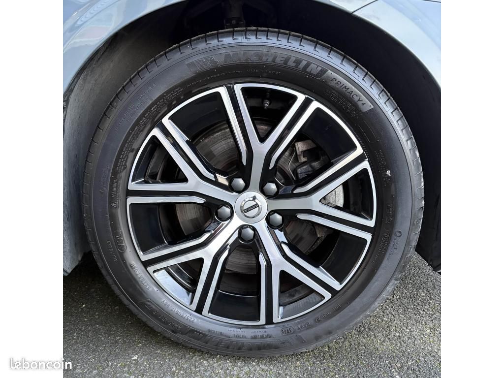 VOLVO S60 B4 mHEV 197ch Core DCT7 (image 19)