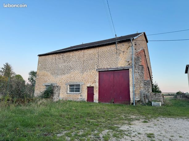 Grande grange en pierre sur terrain de plus de 3 000 m² constructibles – Mouzon (08210)