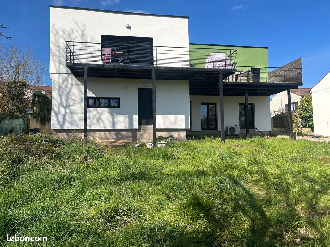 Maison 6 pièces 245 m² · à Lay-Saint-Christophe · 245 m² · 545 000 €