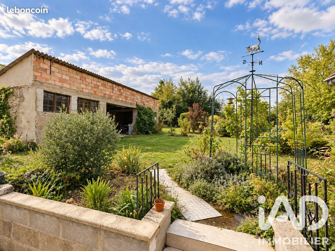 Maison 5 pièces 99 m² · à Poillé-sur-Vègre · 99 m² · 134 000 €