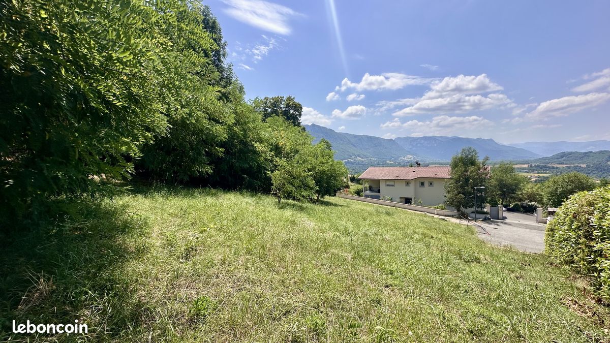 Terrain 937 m² · à Pont-en-Royans · 937 m² · 77 500 €