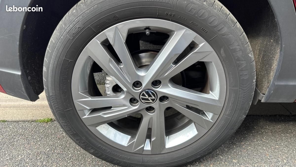 Volkswagen Taigo 1.0 TSI 110 DSG-7 R-Line / Digital Cockpit et caméra de recul (image 26)