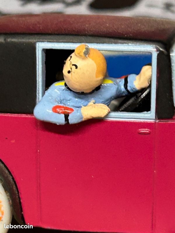 Voiture Tintin 13, Le coupé spider L'oreille cassée - & BD