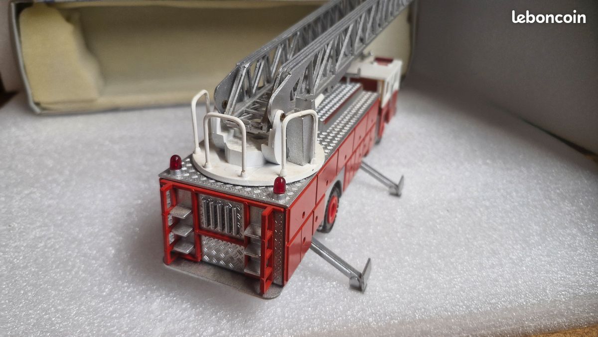 Camion De Pompier Grande échelle CONRAD 1:50, Modèle EMERGENCY Réf 5502 – Neuf En Boîte !