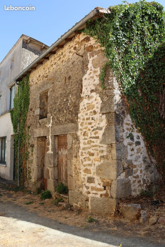Maison 1 pièce 25 m² · à Ménigoute · 25 m² · 10 000 €