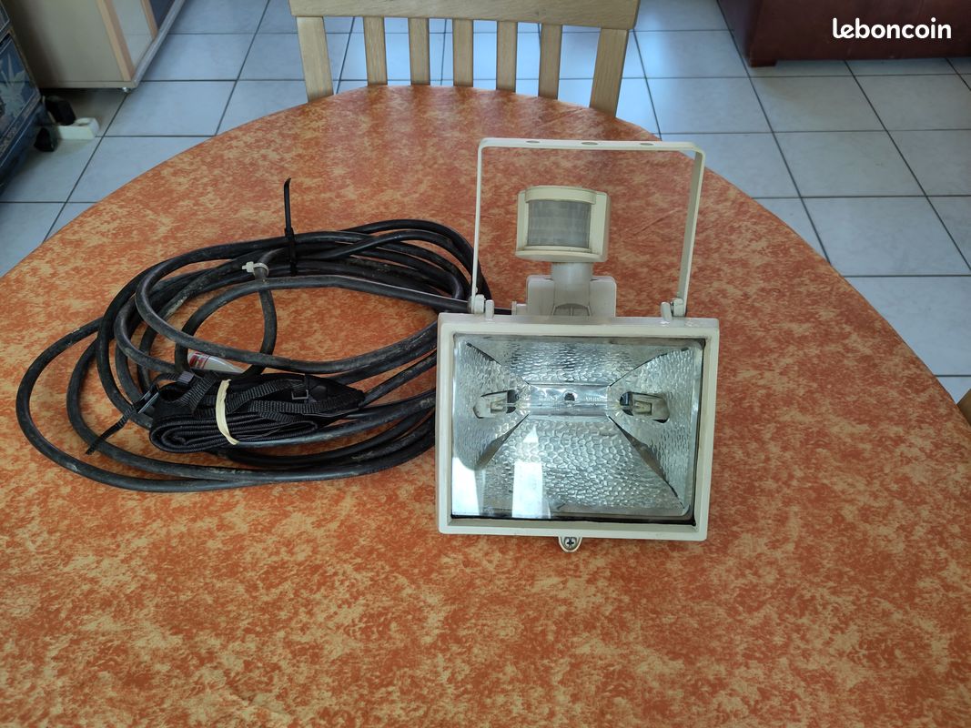 Projecteur avec détecteur de mouvements (image 1)