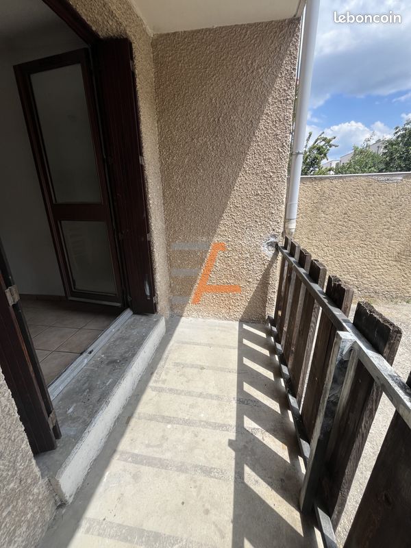 Appartement 2 pièces 61 m² · à Saint-Étienne · 61 m² · 59 000 €