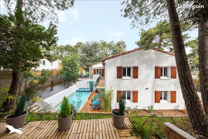 Maison 9 pièces 242 m² · à Saint-Georges-de-Didonne · 242 m² · 894 000 €