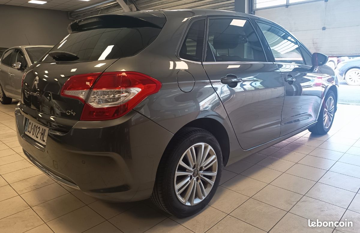 CITROËN C4 Phase II, 1.6 HDI 90CH, Finition CONFORT, DISTRIBUTION OK, CT OK, GARANTIE 6 MOIS (image 3)