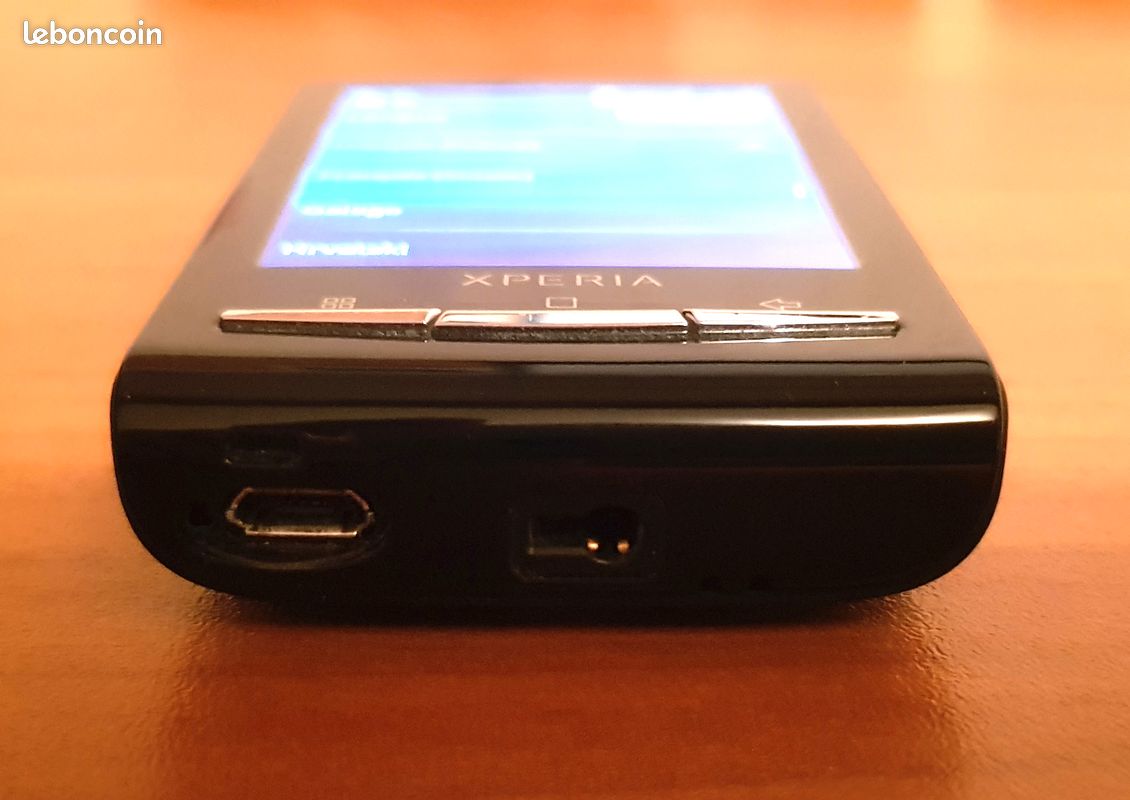 Xperia X10 mini (image 2)