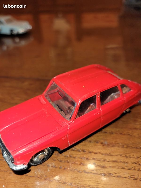 Norev ancienne en plastique 1/43 Renault 16 ref:3 (image 1)