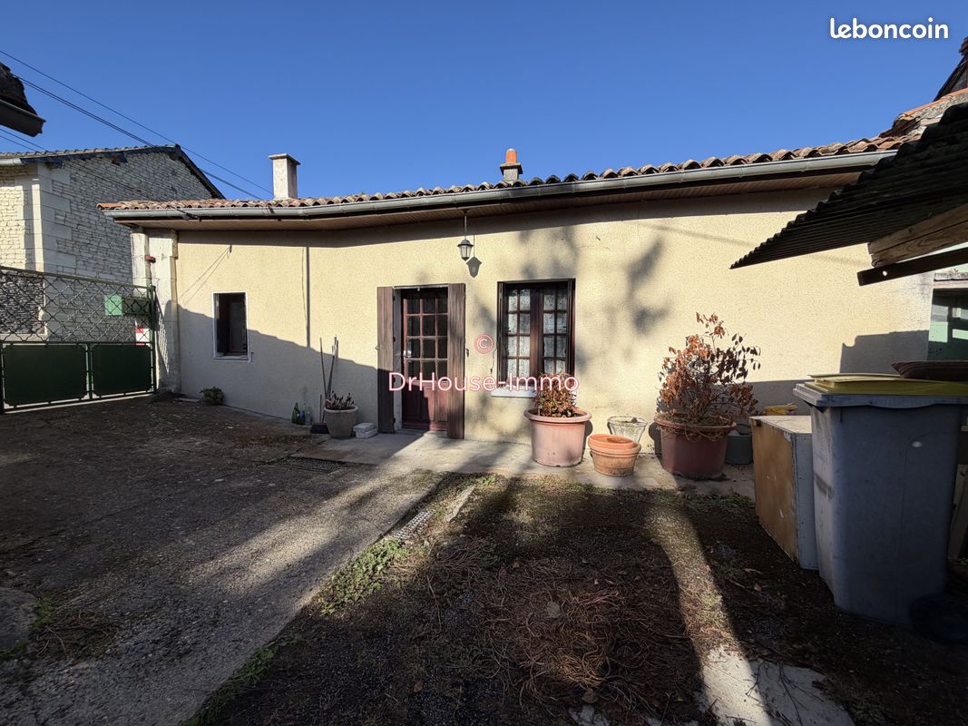 Maison 2 pièces 38 m² · à Dercé · 38 m² · 33 500 €