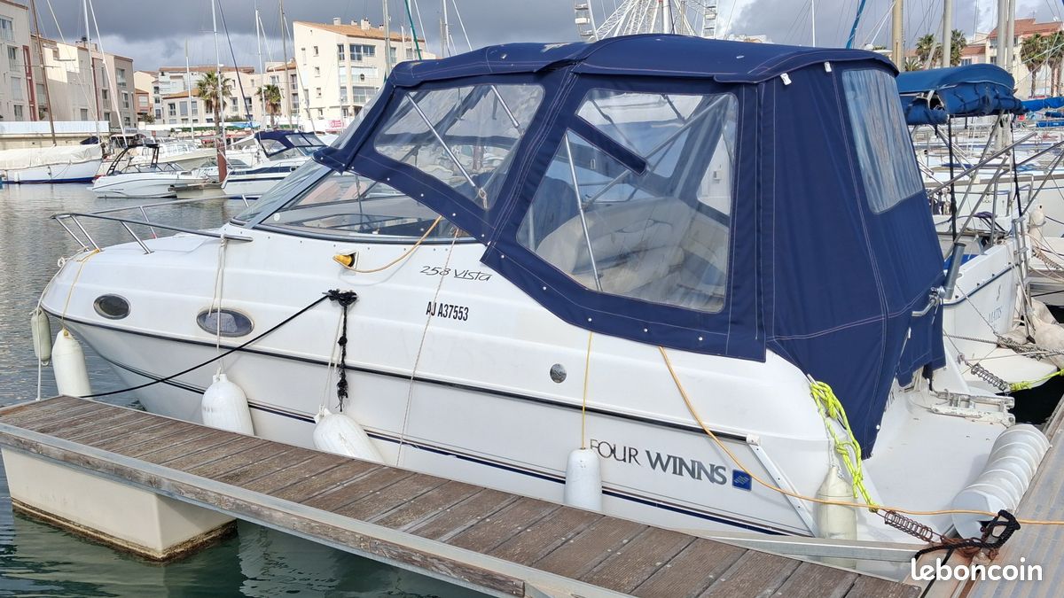 FOUR WINNS 258 Vista (image 1)