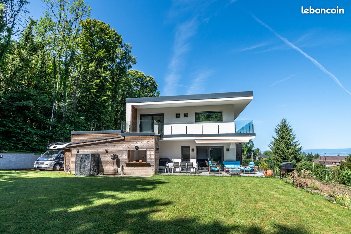 Maison 10 pièces 225 m² · à Neuvecelle · 225 m² · 1 290 000 €