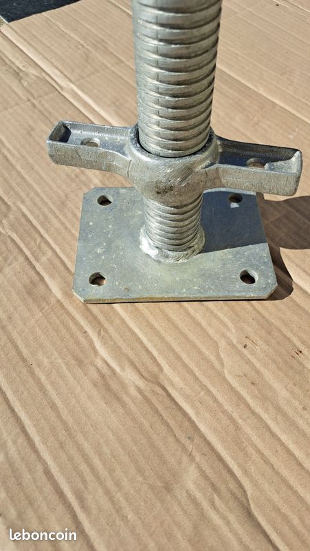 4 Pieds d'échafaudage réglables en aluminium de diamètre 40mm par lg 600 mm (image 2)