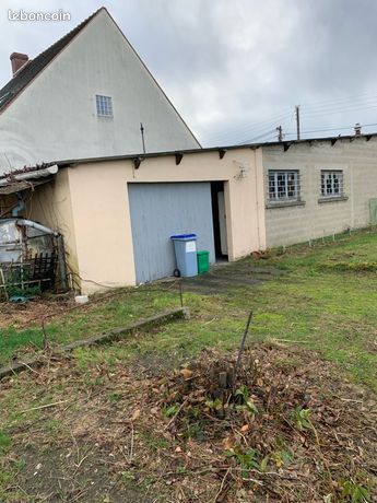 Dépôt de 90 M2 sur 500 M2 de terrain