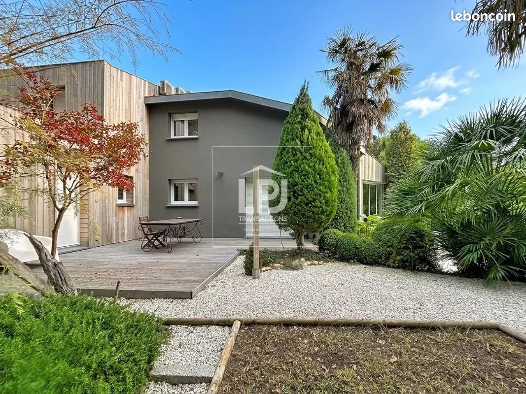 Maison 7 pièces 184 m² · à Mons · 184 m² · 749 000 €
