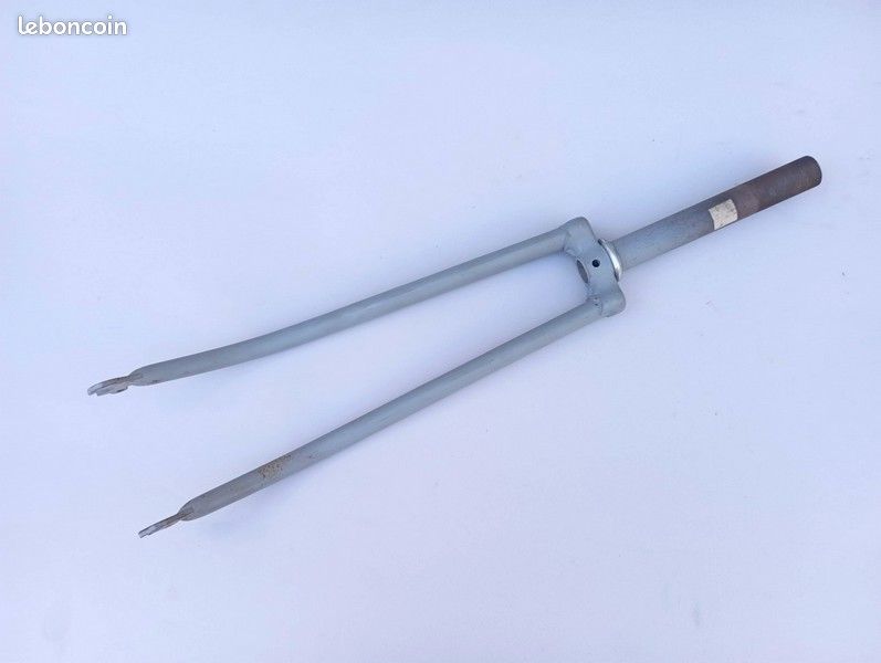 FOURCHE DE VÉLO ville avec étrier de frein a tasseaux Mafac pour roue en 650 . EUR 50,00 - FR FOURCHE DE VÉLO ville avec étrier de frein a tasseaux Mafac pour roue en 650 . EUR 50,00 - FR