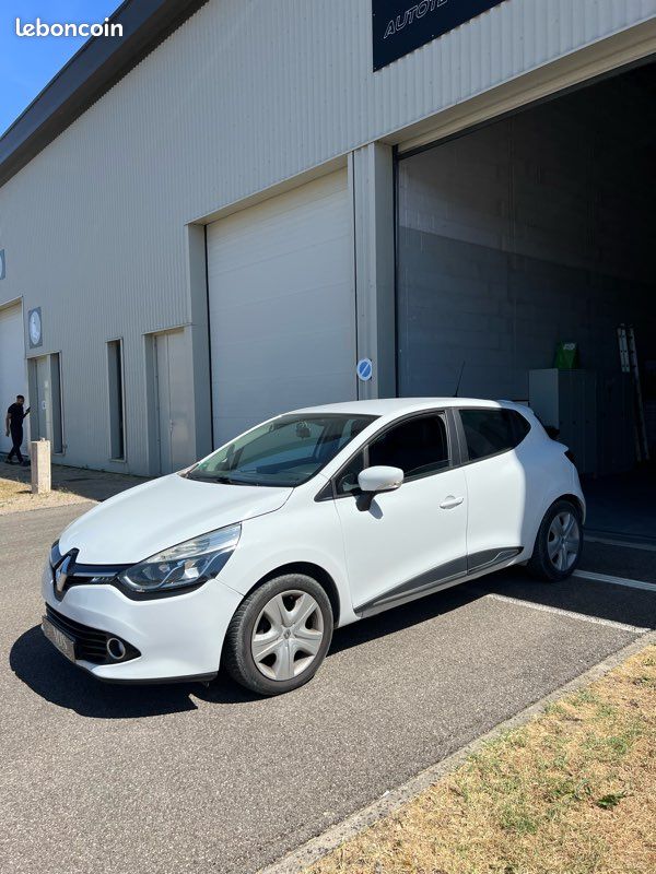 RENAULT CLIO IV 1.5 dCi 75 – Climatisation – Suivi entretien – Distribution à jour (image 14)