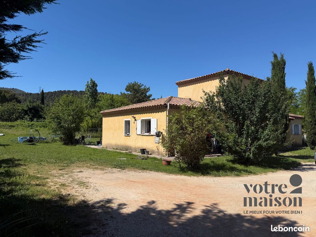 Maison 9 pièces 273 m² · à Simiane-Collongue · 273 m² · 1 260 000 €