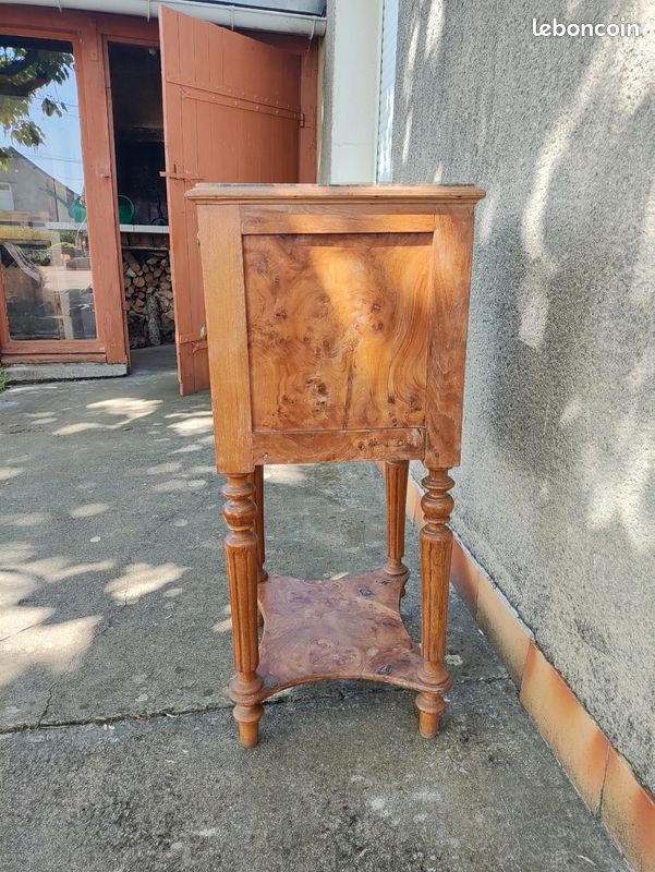 Table chevet en merisier (image 3)