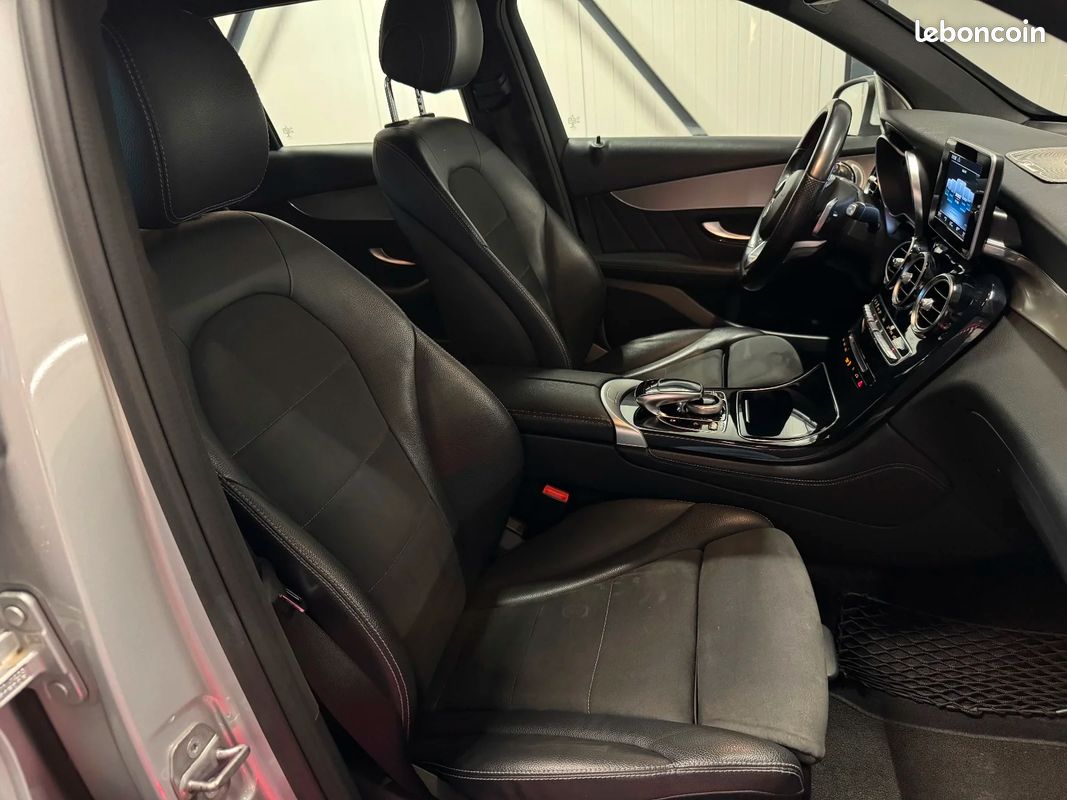 MERCEDES GLC 220 d 9G-Tronic 4Matic Sportline / SUIVI ENTRETIEN / PACK AMG / ATTELAGE / GARANTIE 12 MOIS (image 45)