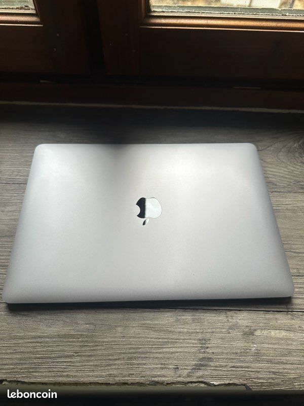 MacBook Air M1 (image 1)