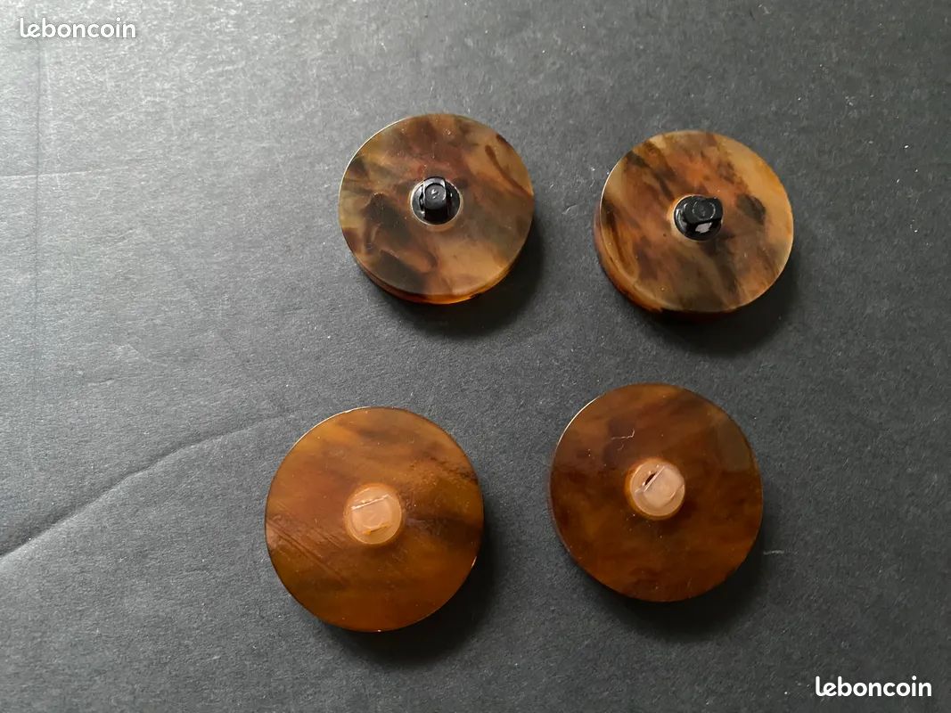 Lot De 11 Boutons Vintage Marron Bombé Veiné - Diamètre 18 Mm, France - Ref 0014