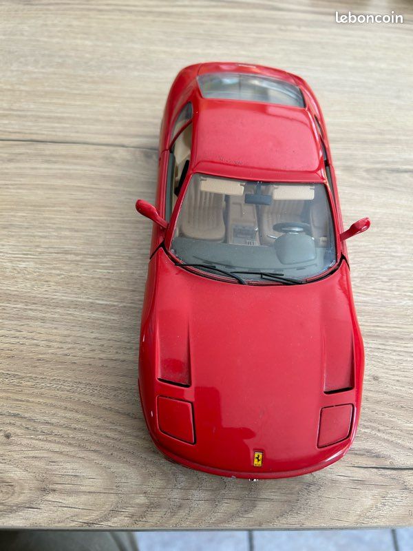 Voiture miniature Ferrari rouge 456GT bburago italy 1/18 (image 1)