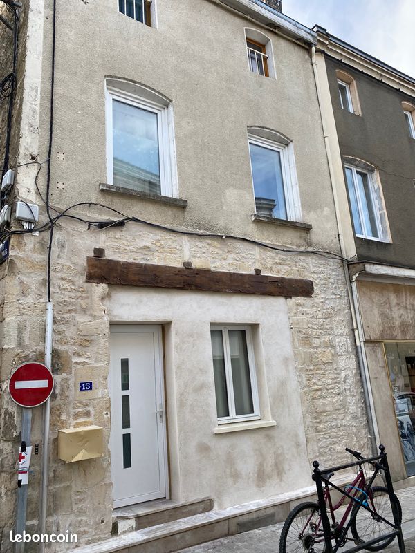 Maison 6 pièces 210 m² · à Ruffec · 210 m² · 224 000 €