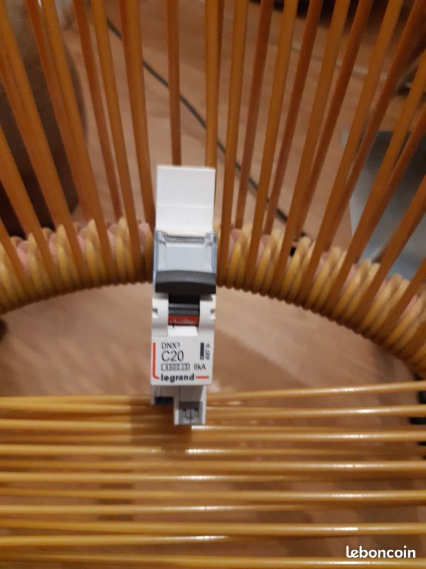 Dijoncteur Legrand 20A (image 1)