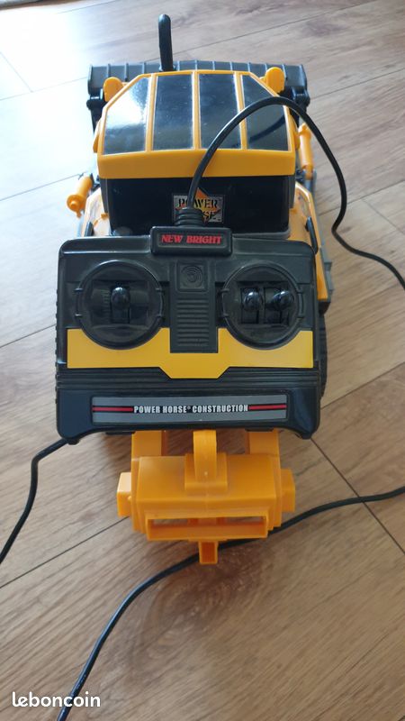 Buldozer télécommandé (image 2)