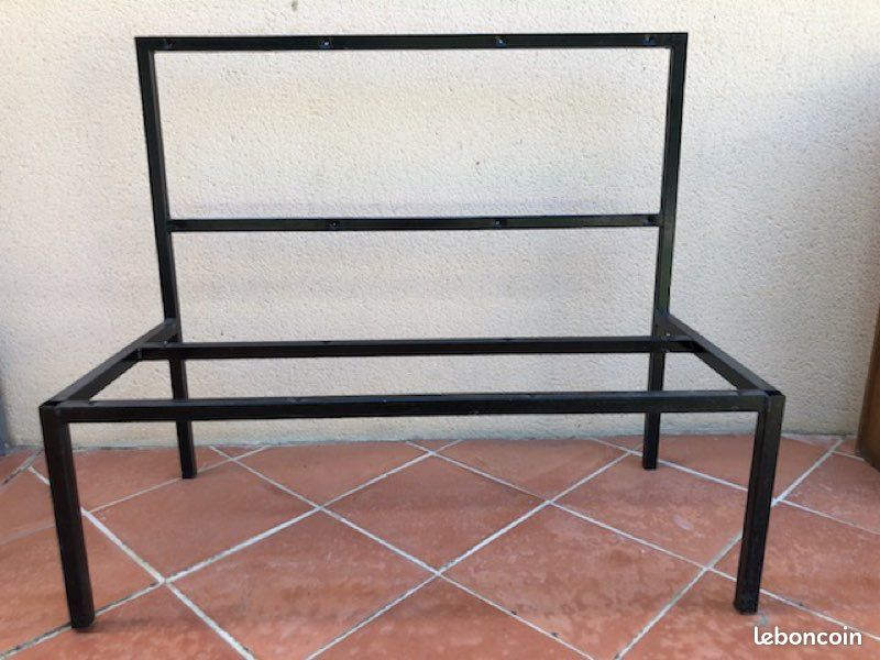 Banquette (image 1)