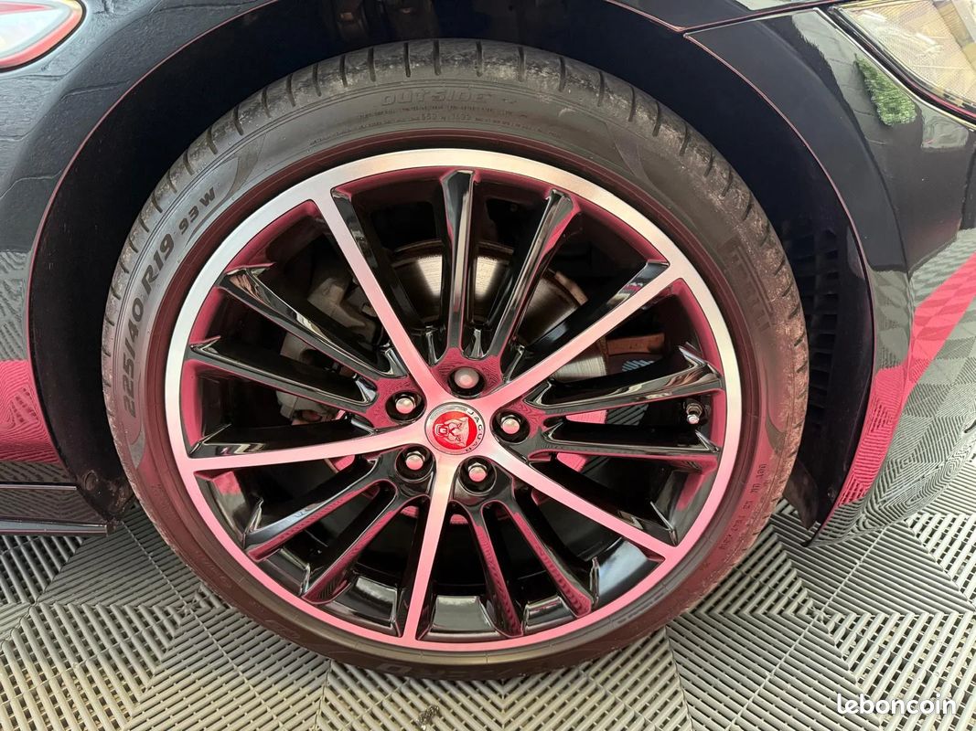 Jaguar xe r-sport 2.0 180 bva (image 12)