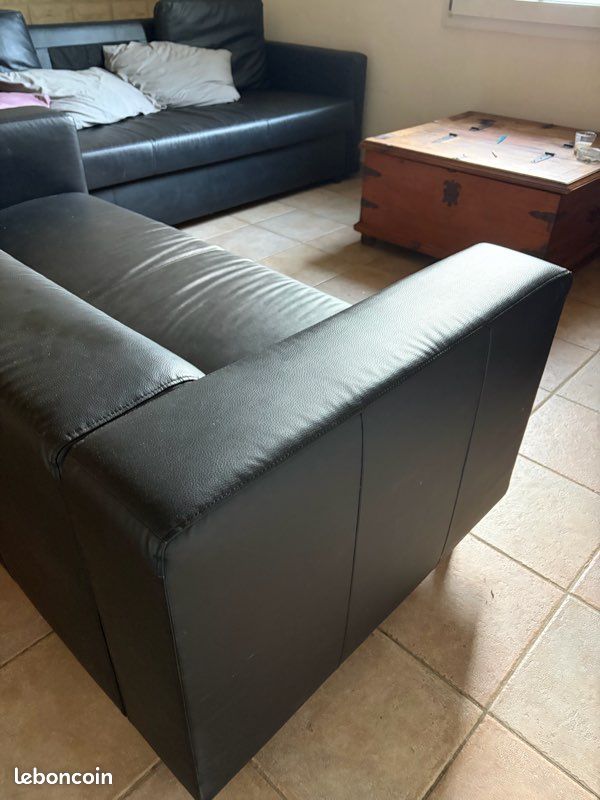 Canapé 2 places effet cuir IKEA modèle KLIPPAN (image 4)