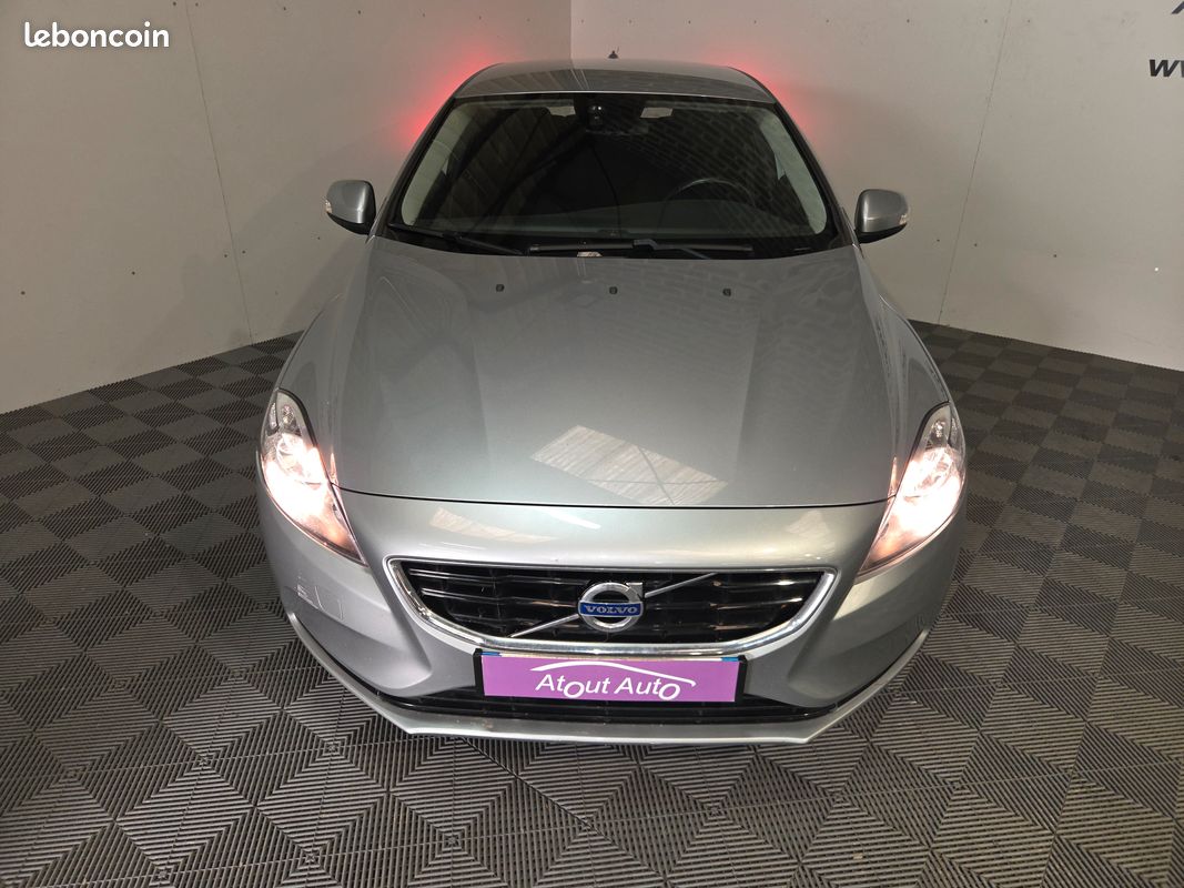 Volvo v40 ii d2 115ch kinetic 27/07/2015 90207km (image 9)