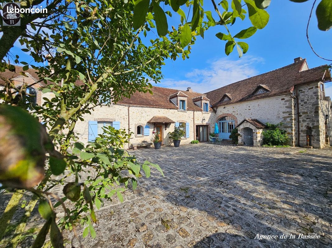 Maison 14 pièces 427 m² · à Provins · 427 m² · 675 000 €