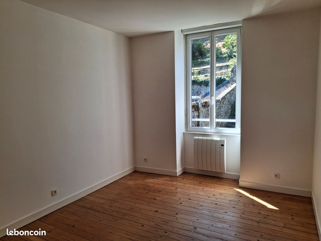 Appartement 4 pièces 75 m² · à Vire Normandie · 75 m² · 550 €/mois